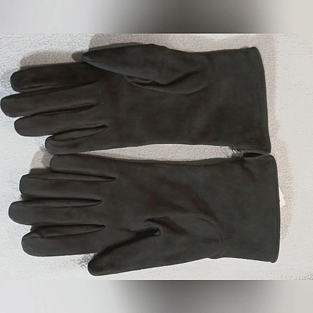 NEIMAN MARCUS | Deep Green Cashmere Gloves